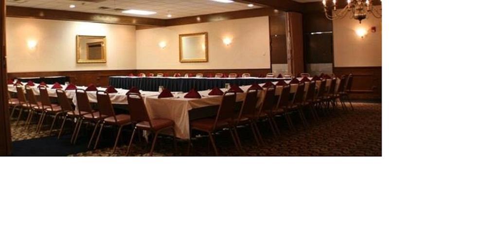 Hotel Carlisle & Embers Convention Center Dış mekan fotoğraf