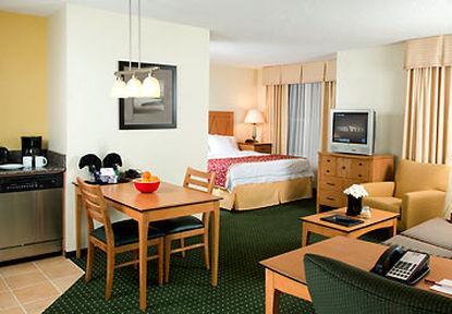 Hotel Carlisle & Embers Convention Center Dış mekan fotoğraf